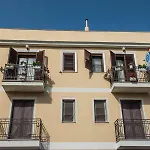 Airport House Bed & Breakfast 4*