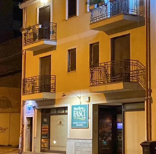 Airport House Oda ve Kahvaltı Reggio di Calabria