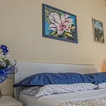 Airport House Bed & Breakfast 4*