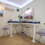 Airport House Bed & Breakfast