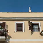 Bed & Breakfast Airport House 4*