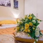 Bed & Breakfast Airport House 4*