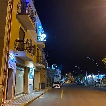 Airport House فندق مبيت وإفطار