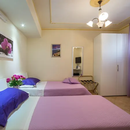 Airport House 4*