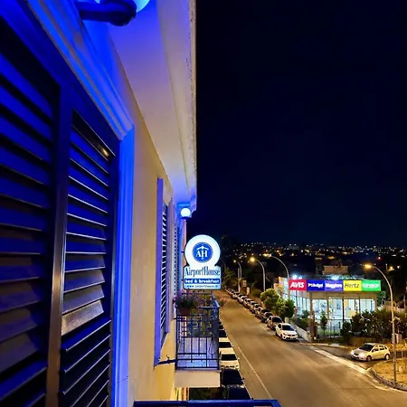 Bed & Breakfast Airport House 4*