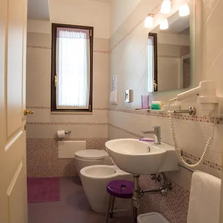 Airport House Alojamento de Acomodação e Pequeno-almoço Reggio di Calabria