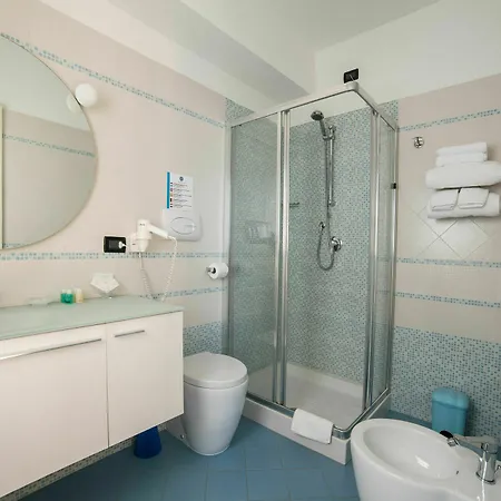 فندق مبيت وإفطار Airport House ريجّو دي كالابريا