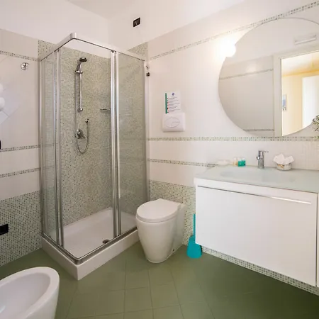 Airport House فندق مبيت وإفطار ريجّو دي كالابريا