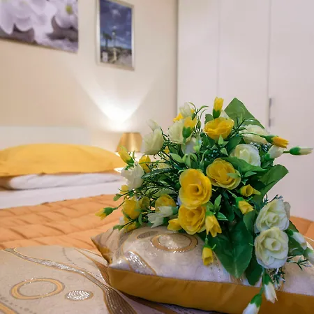 فندق مبيت وإفطار Airport House ريجّو دي كالابريا