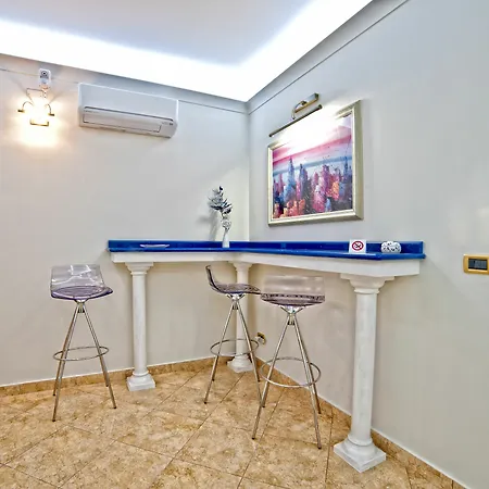 Airport House فندق مبيت وإفطار