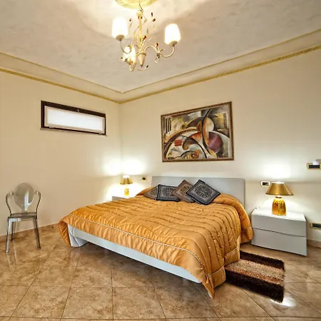 Airport House Oda ve Kahvaltı Reggio di Calabria