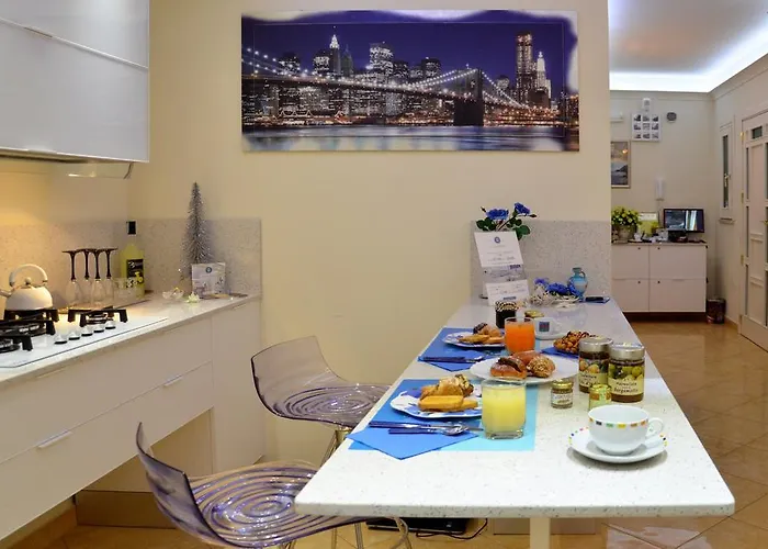 فندق مبيت وإفطار Airport House 4*