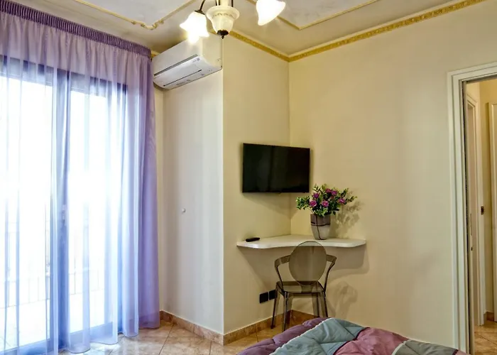 Airport House فندق مبيت وإفطار ريجّو دي كالابريا