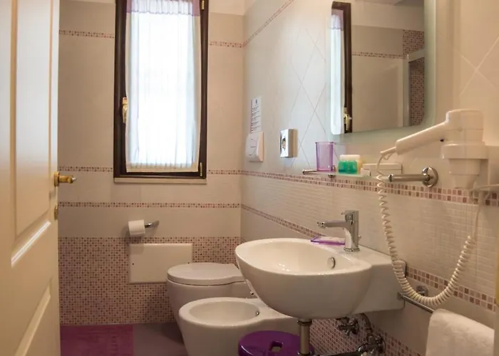 Airport House فندق مبيت وإفطار ريجّو دي كالابريا